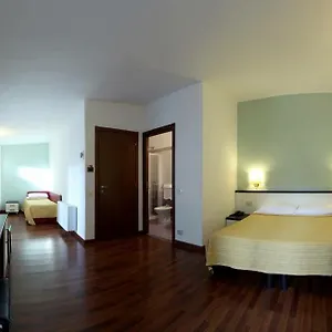 Hotel Lux Durante, Mediolan